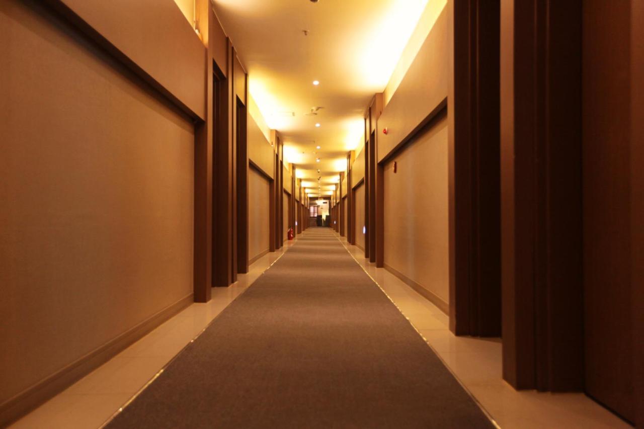 Changwon At Business Hotel Exteriör bild