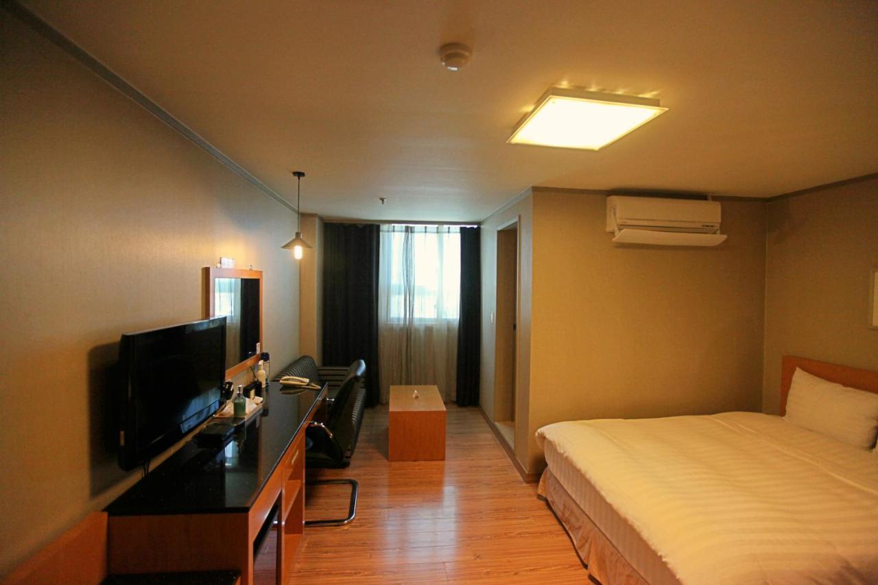 Changwon At Business Hotel Exteriör bild